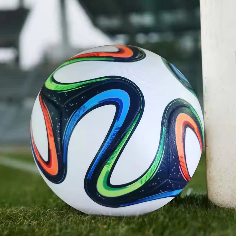 Football for Men and Women 2014 Match Size 5 Pu Adult Futebol Outdoor Sports Training Ball Professional Thickened Team Soccer